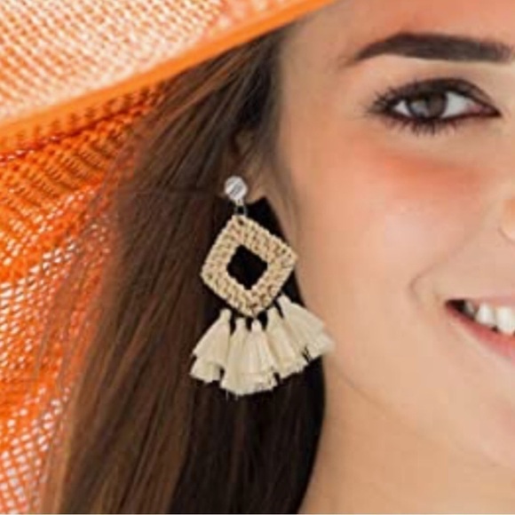 Bleached Rattan Whicker Tassel Bohemian Earrings ER06.3 - Picture 3 of 5